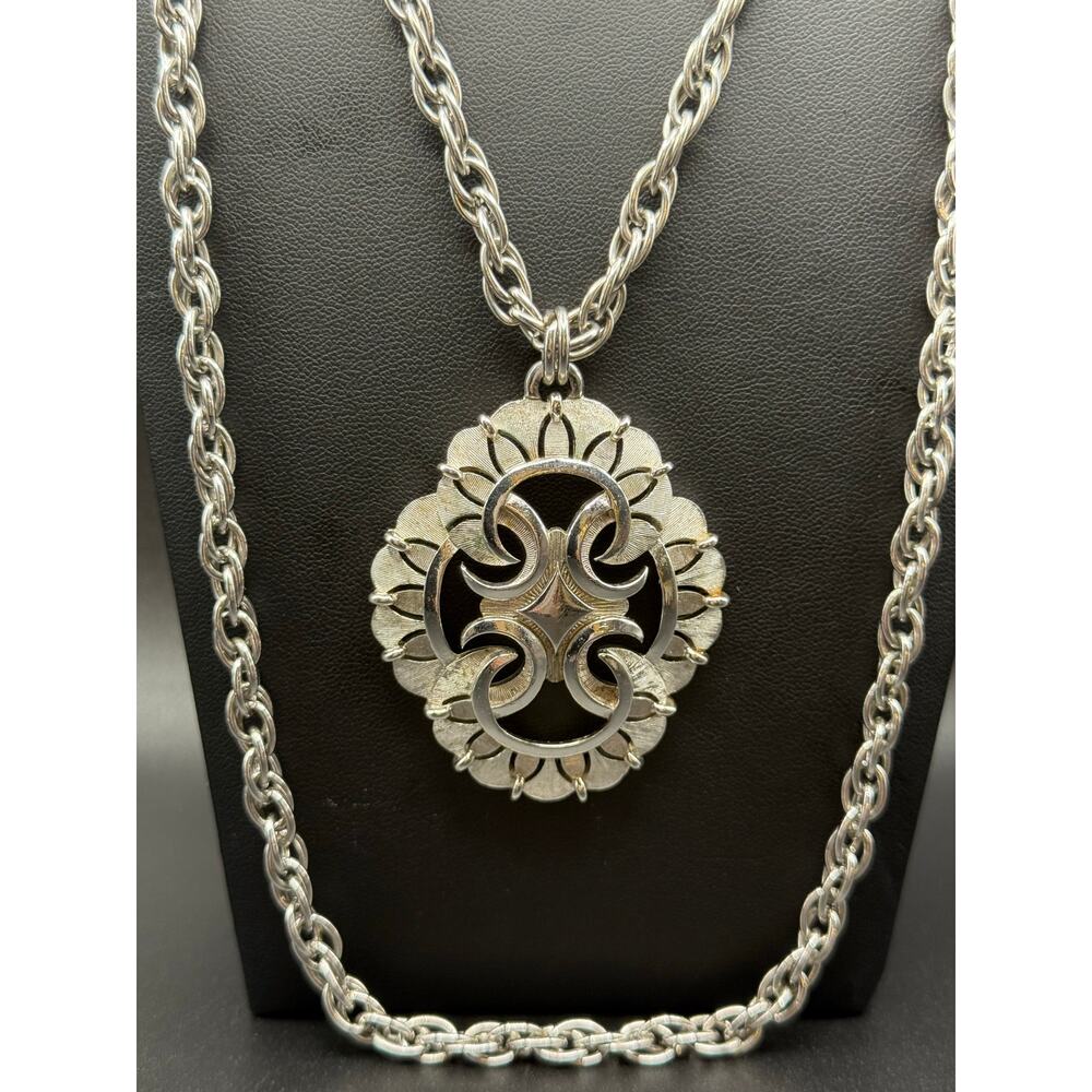 Vintage Crown Trifari Silver Tone Double Rope Chain Pendant